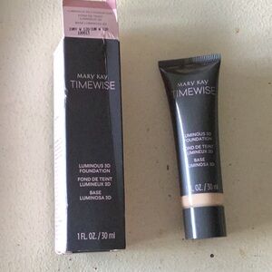 Mary Kay TimeWise Luminous Foundation Ivory W 120